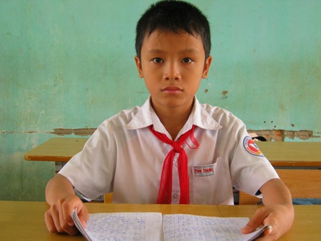 Một học sinh lớp 4 không tham của rơi - 1 Một học sinh lớp 4 không tham của rơi - 1