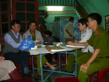 Dây điện đứt giữa đường, 4 học sinh gặp nạn - 1 Dây điện đứt giữa đường, 4 học sinh gặp nạn - 1