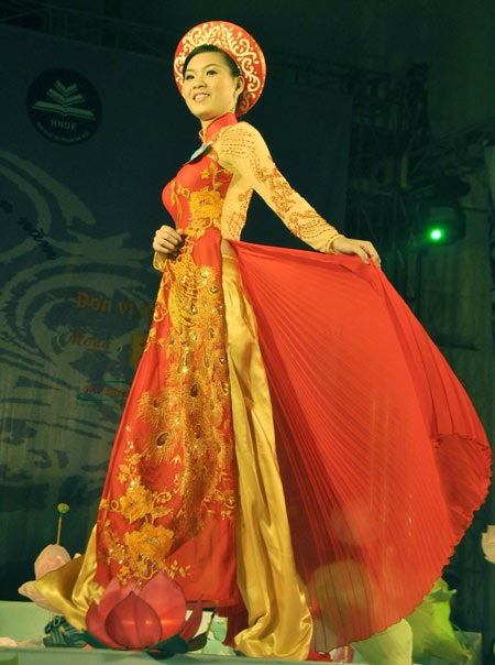 Phùng Ngọc Hà giành ngôi Nữ sinh thanh lịch trường Sư phạm - 9 Phùng Ngọc Hà giành ngôi Nữ sinh thanh lịch trường Sư phạm - 9