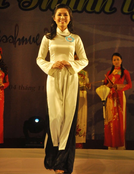 Phùng Ngọc Hà giành ngôi Nữ sinh thanh lịch trường Sư phạm - 10 Phùng Ngọc Hà giành ngôi Nữ sinh thanh lịch trường Sư phạm - 10