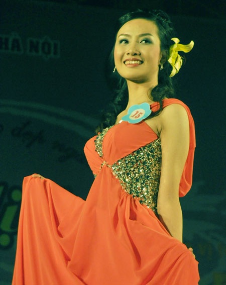 Phùng Ngọc Hà giành ngôi Nữ sinh thanh lịch trường Sư phạm - 12 Phùng Ngọc Hà giành ngôi Nữ sinh thanh lịch trường Sư phạm - 12