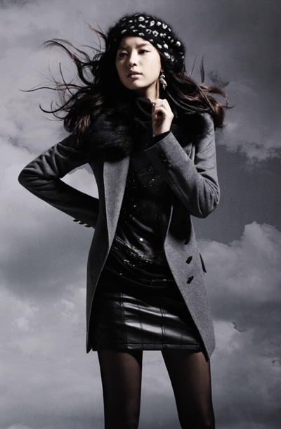 Han Hyo Joo đa phong cách với BST Viki thu/đông 2010 - 16