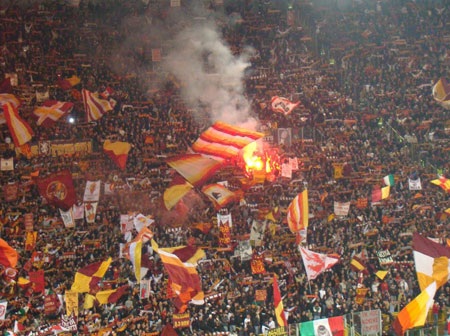 Derby della Capitale: Nóng từng centimet - 3