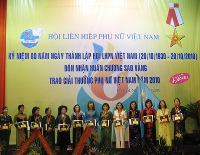 Lễ trao giải thưởng phụ nữ Việt Nam năm 2010 - 1 Lễ trao giải thưởng phụ nữ Việt Nam năm 2010 - 1
