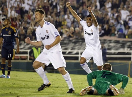 Derby Madrid: Những cuộc đụng độ nảy lửa trên sân - 2 Derby Madrid: Những cuộc đụng độ nảy lửa trên sân - 2