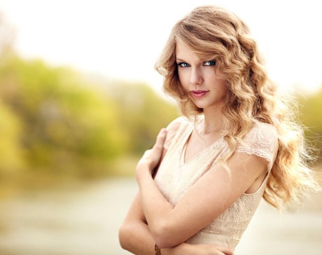 Thì ra Taylor Swift từng không được bôi son đỏ mãi đến năm 20 tuổi   c3nguyentatthanhhpeduvn