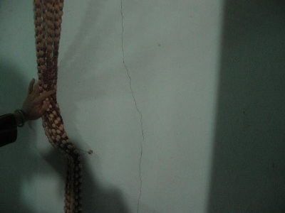 Hà Tĩnh: Mìn nổ làm 9 ngôi nhà rạn nứt - 2