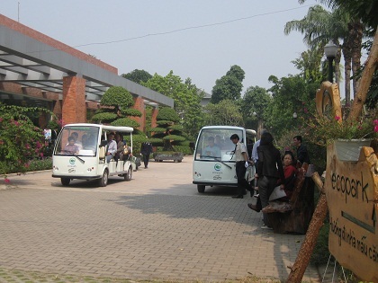 Gần trăm khách “xuống tiền” mua căn hộ Rừng Cọ - 2