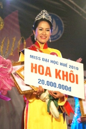 Nữ sinh Y dược đăng quang Hoa khôi ĐH Huế 2010 - 3