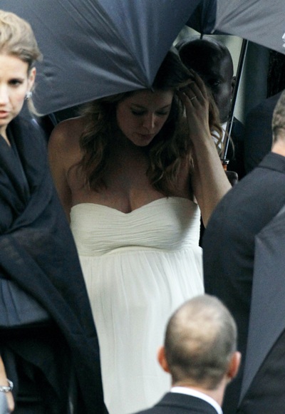 “Búp bê” Doutzen Kroes kết hôn khi mang bầu 7 tháng - 3