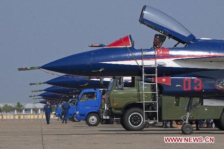 Ngắm chiến đấu cơ Trung Quốc tự chế trong Đội bay nhào lộn - 2