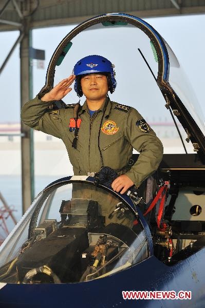 Ngắm chiến đấu cơ Trung Quốc tự chế trong Đội bay nhào lộn - 5