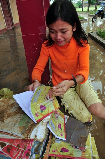 Chuyện cô giáo đi ôtô và ông Bí thư “cửu vạn”  - 1 Chuyện cô giáo đi ôtô và ông Bí thư “cửu vạn”  - 1