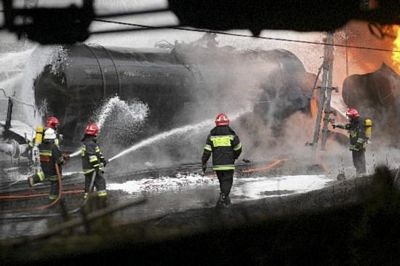 Ba Lan: Hai tàu đâm nhau gây hỏa hoạn lớn - 2