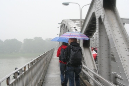 Chùm ảnh: Trắng xóa mưa Huế đầu đông - 9