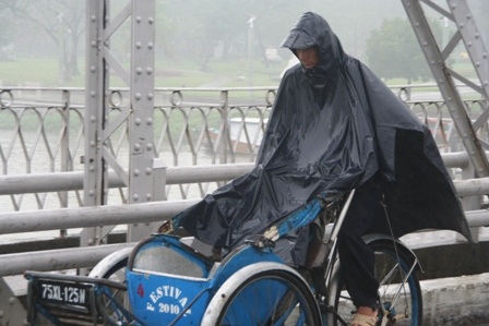 Chùm ảnh: Trắng xóa mưa Huế đầu đông - 4