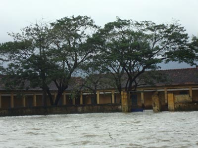 Rốn lũ có nguy cơ đói và khát - 2