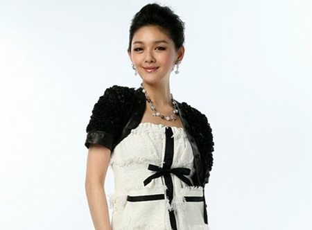 Từ Hy Viên được lòng mẹ chồng tương lai - 2