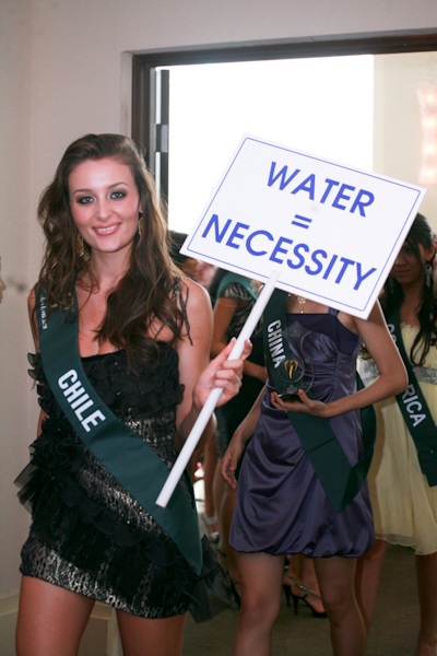 Người đẹp Hoa hậu trái đất kêu gọi bảo vệ nguồn nước - 2