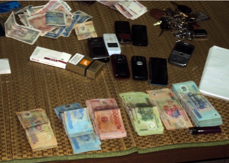 Vụ đánh bạc tại quán cà phê: Đội trưởng đội thuế cũng tham gia - 1