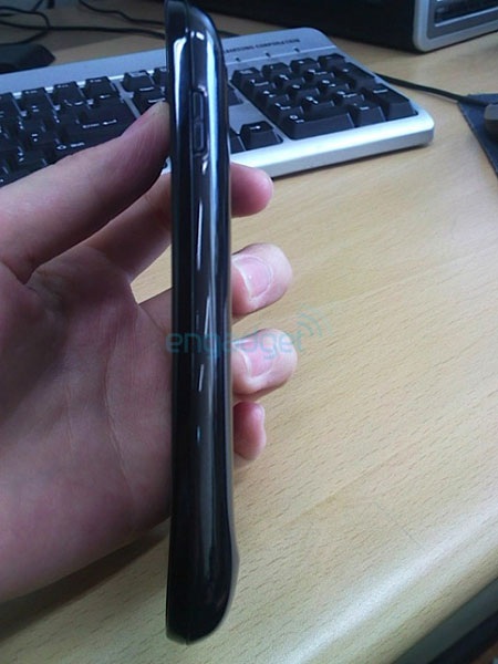 Lộ ảnh thực tế của điện thoại Google Nexus S - 4 Lộ ảnh thực tế của điện thoại Google Nexus S - 4