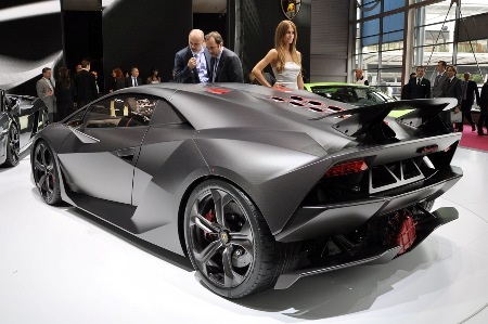 Lamborghini sản xuất siêu xe giá hơn 3 triệu USD? - 15