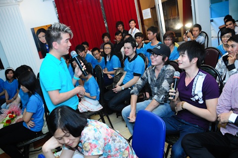 Mr Đàm “đưa tuyết” về TPHCM - 5