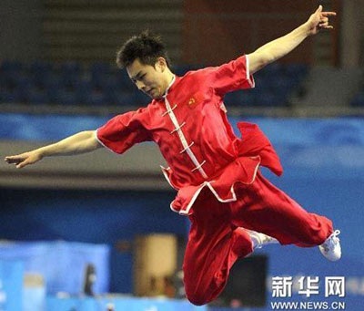 Chủ nhà Trung Quốc thắng áp đảo ngày ra quân - 1