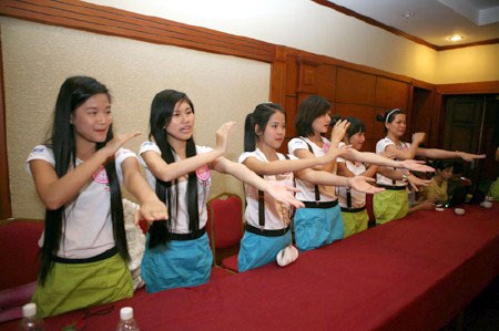 Miss Teen sôi động với ngày “định hướng tương lai” - 4 Miss Teen sôi động với ngày “định hướng tương lai” - 4