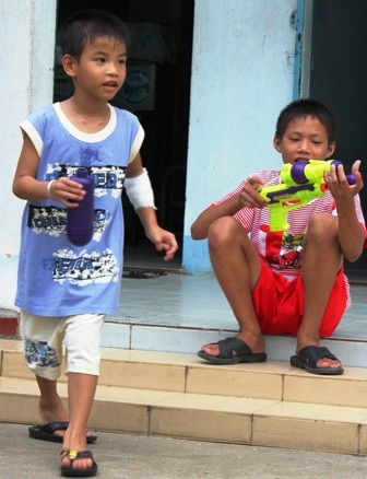 Cả 4 cháu bị bạo hành đều không muốn trở về nhà mở - 2