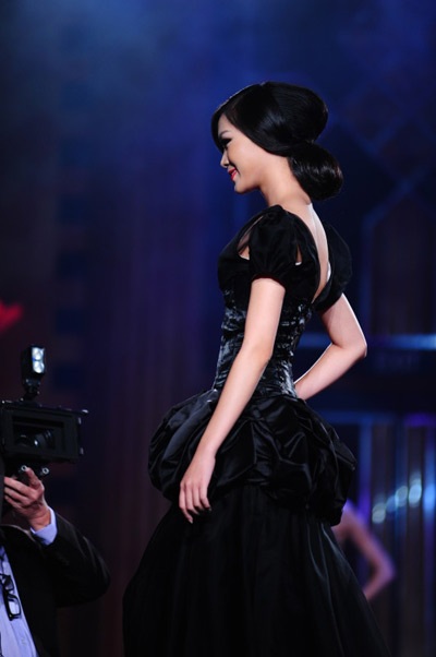 Những “búi tóc” quyến rũ trong “dạ hội từ thiện Viên” - 10 Những “búi tóc” quyến rũ trong “dạ hội từ thiện Viên” - 10