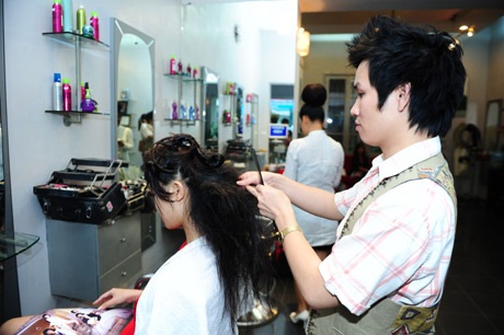 Những “búi tóc” quyến rũ trong “dạ hội từ thiện Viên” - 1 Những “búi tóc” quyến rũ trong “dạ hội từ thiện Viên” - 1