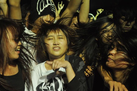 Teen Hà thành lại cuồng nhiệt với “bão” rock - 10 Teen Hà thành lại cuồng nhiệt với “bão” rock - 10