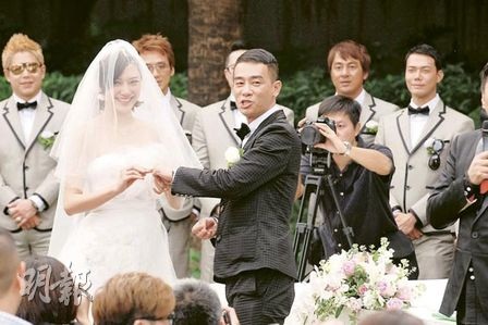 Sao “Người trong giang hồ” tổ chức tiệc cưới tại Hồng Kông - 3 Sao “Người trong giang hồ” tổ chức tiệc cưới tại Hồng Kông - 3