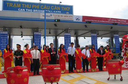 Cầu Cần Thơ khai trương dịch vụ thu phí không dừng đầu tiên tại Việt Nam - 2 Cầu Cần Thơ khai trương dịch vụ thu phí không dừng đầu tiên tại Việt Nam - 2