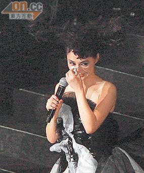 Chung Hân Đồng, Thái Trác Nghiên khóc trong đêm tái ngộ - 2 Chung Hân Đồng, Thái Trác Nghiên khóc trong đêm tái ngộ - 2