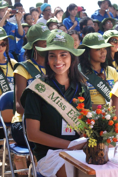 Thí sinh Hoa hậu trái đất tham gia hoạt động môi trường - 23