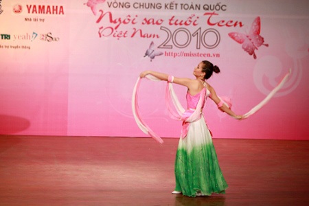 Hành trình đến ngôi vị Miss Teen 2010 của Diễm Trang - 8 Hành trình đến ngôi vị Miss Teen 2010 của Diễm Trang - 8