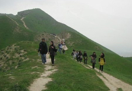 Nghĩa địa “nhạy cảm” thu hút du khách ở Iran - 3 Nghĩa địa “nhạy cảm” thu hút du khách ở Iran - 3