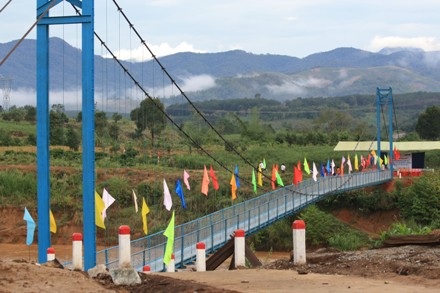 Cầu Pô Kô: Vạn tấm lòng đã nối lại đôi bờ vui - 1