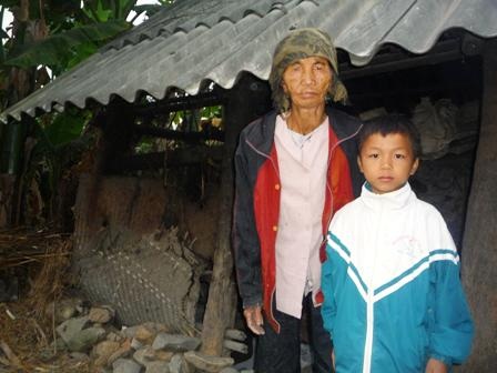 Gian nan con đường tìm chữ của cậu bé nghèo 8 tuổi - 1