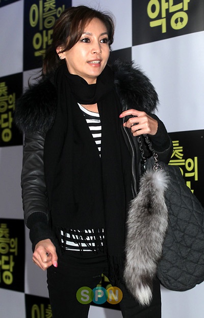 Kim Hye Soo rạng ngời trong buổi ra mắt phim mới - 11 Kim Hye Soo rạng ngời trong buổi ra mắt phim mới - 11