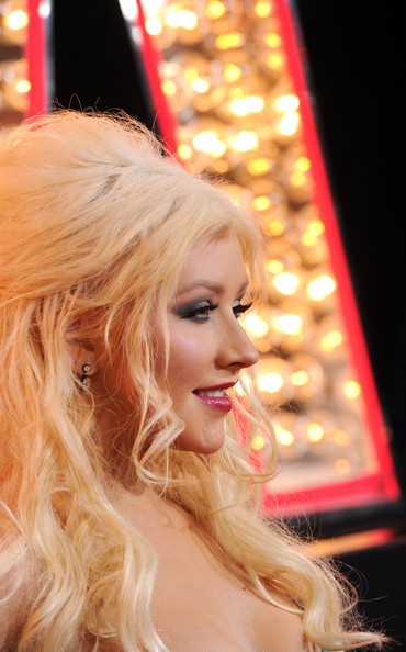 Christina Aguilera quyến rũ; Cher trẻ đẹp ngỡ ngàng - 13 Christina Aguilera quyến rũ; Cher trẻ đẹp ngỡ ngàng - 13