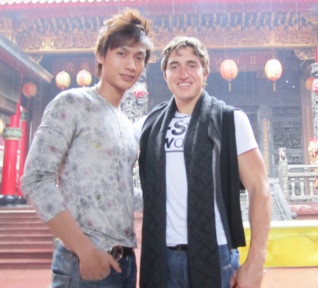 Gia Ngọc “đua sắc” với Manhunt International 2010 - 10 Gia Ngọc “đua sắc” với Manhunt International 2010 - 10