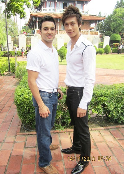 Gia Ngọc “đua sắc” với Manhunt International 2010 - 7 Gia Ngọc “đua sắc” với Manhunt International 2010 - 7