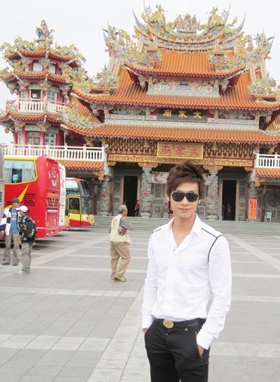 Gia Ngọc “đua sắc” với Manhunt International 2010 - 2 Gia Ngọc “đua sắc” với Manhunt International 2010 - 2