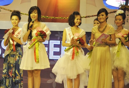 Xem lại phần thi ứng xử của top 5 Miss Teen - 2 Xem lại phần thi ứng xử của top 5 Miss Teen - 2