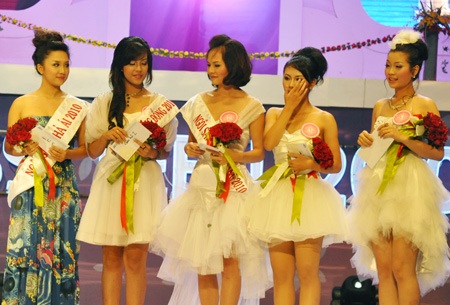 Xem lại phần thi ứng xử của top 5 Miss Teen - 1 Xem lại phần thi ứng xử của top 5 Miss Teen - 1