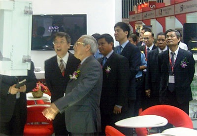 Gần 200 doanh nghiệp khai mạc Vietnam Telecomp 2010 - 1 Gần 200 doanh nghiệp khai mạc Vietnam Telecomp 2010 - 1