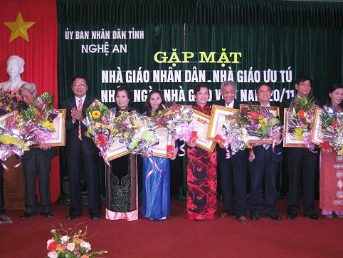 Lần đầu tiên Nghệ An có Nhà giáo nhân dân - 1